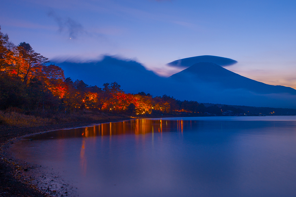 富士山麓の紅葉を楽しもう