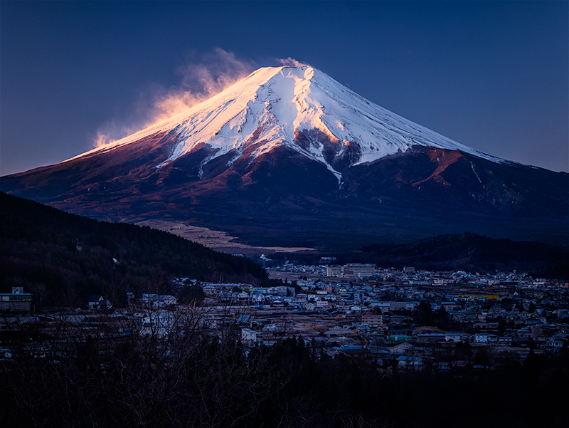 富士吉田市と富士山