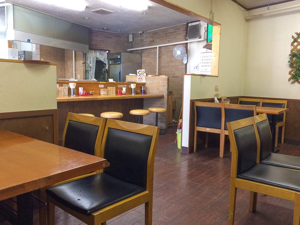 吉田のうどんやまや 店内