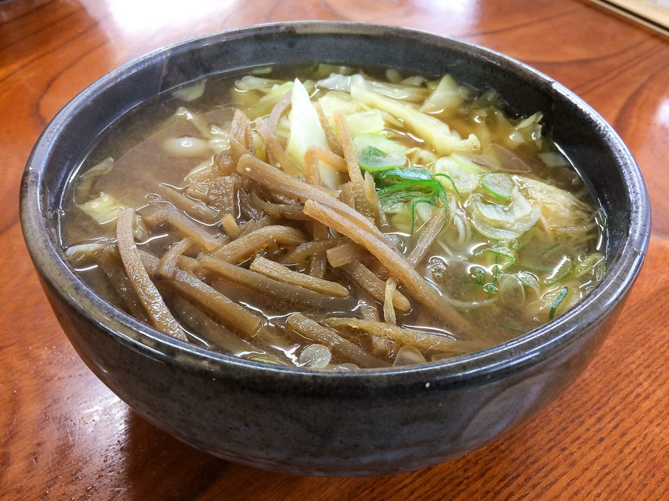 吉田のうどんにこだわらない、美味しいうどん。麺許皆伝