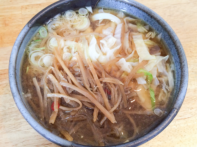 麺許皆伝(めんきょかいでん)のうどんは汁が多い