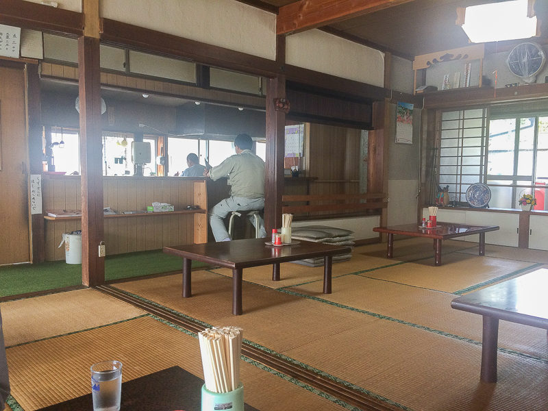 吉田のうどん 手打ちうどんみうら 店内
