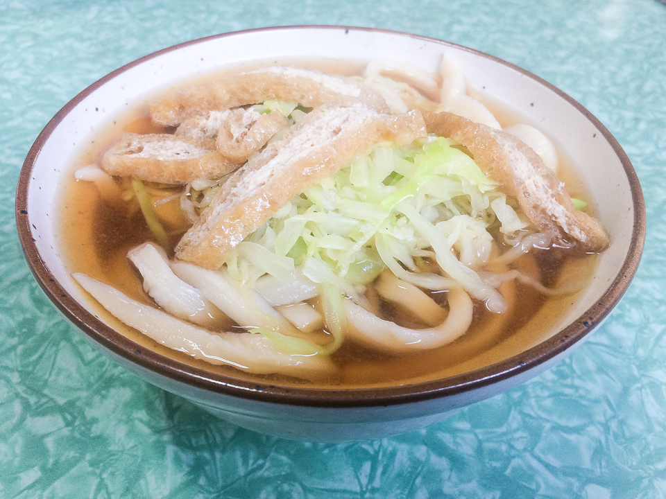 元祖キャベツうどん。吉田のうどんを代表する店、桜井うどん