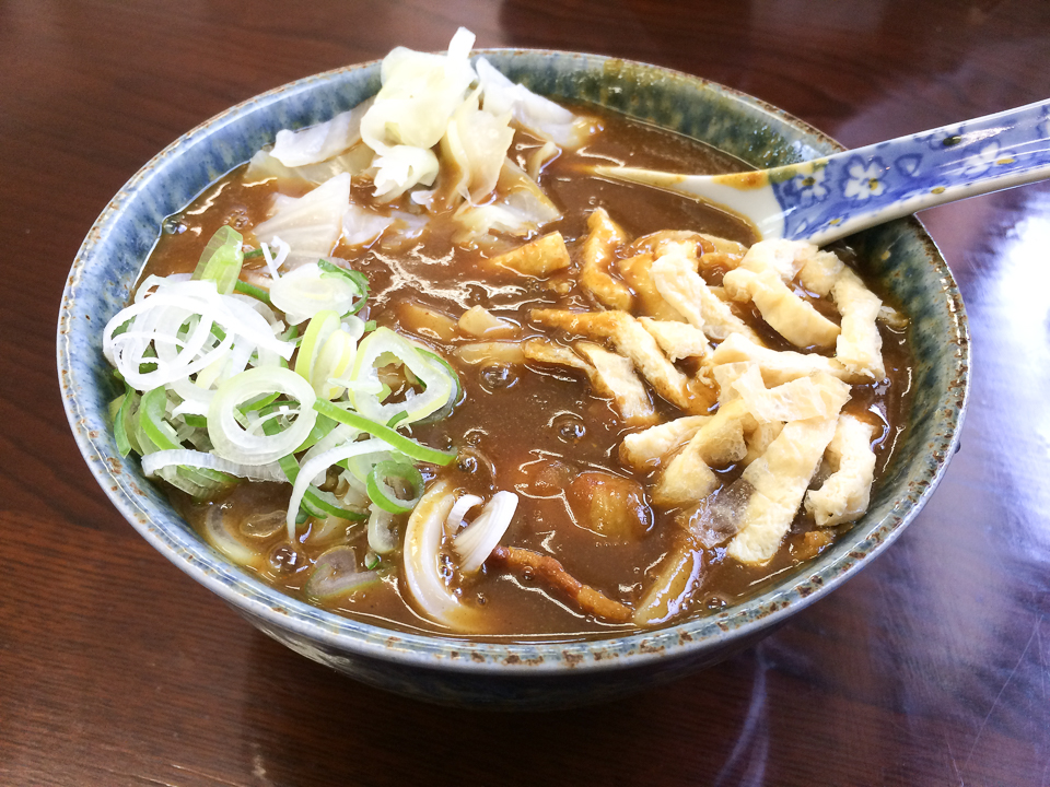 富士山駅近く、夜8時まで営業！吉田のうどんふじやでカレーうどん　