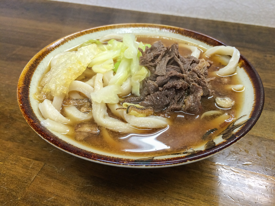 忍野村で食べられる焦がしネギが香る吉田のうどん 彦兵衛うどん