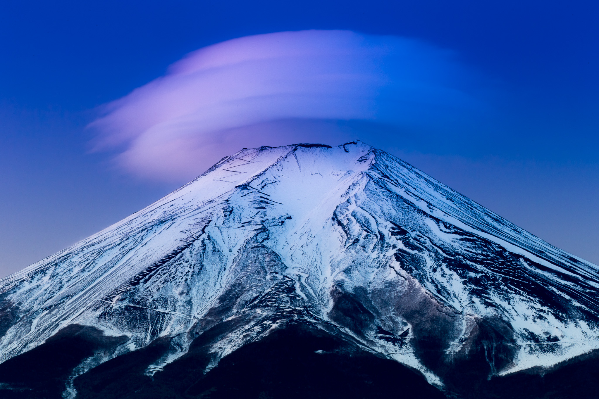 【富士山写真】富士吉田市レーダードーム館からの笠雲