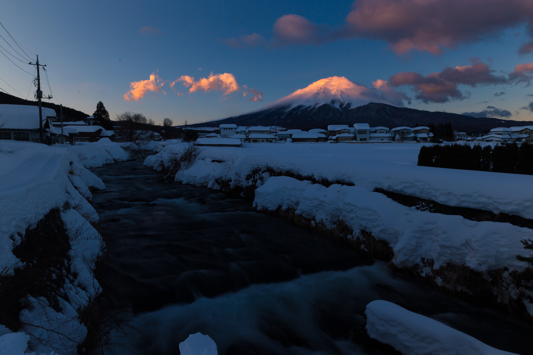 【富士山写真】山梨県・富士五湖・富士吉田市の歴史的な大雪