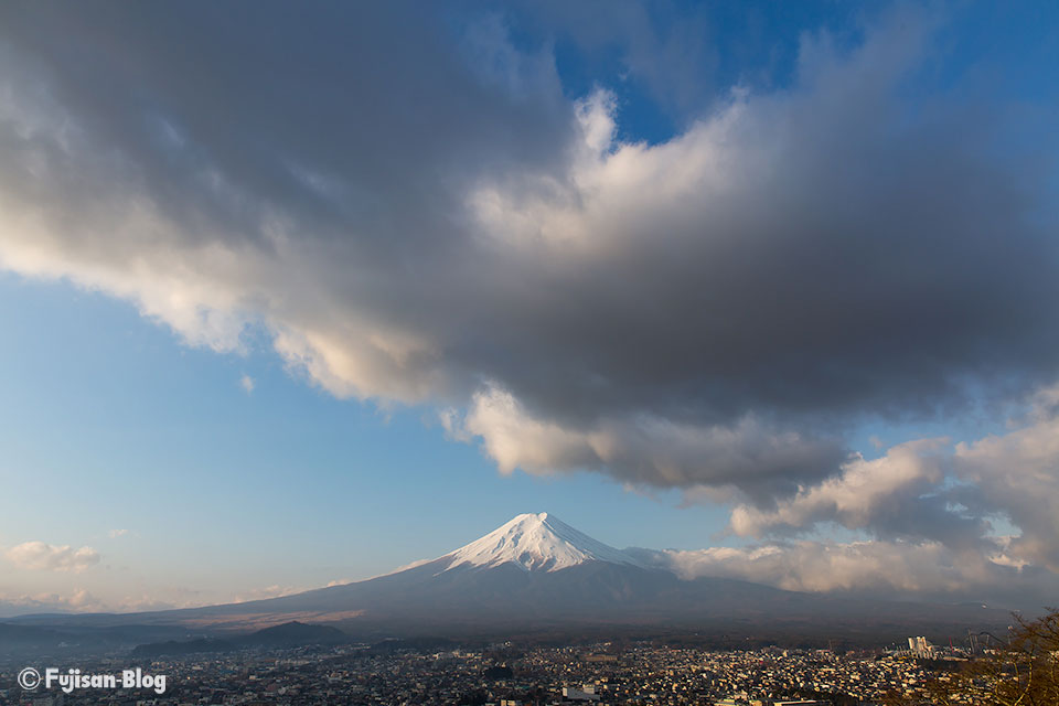 【富士山写真】新倉山浅間公園（忠霊塔）からの富士山