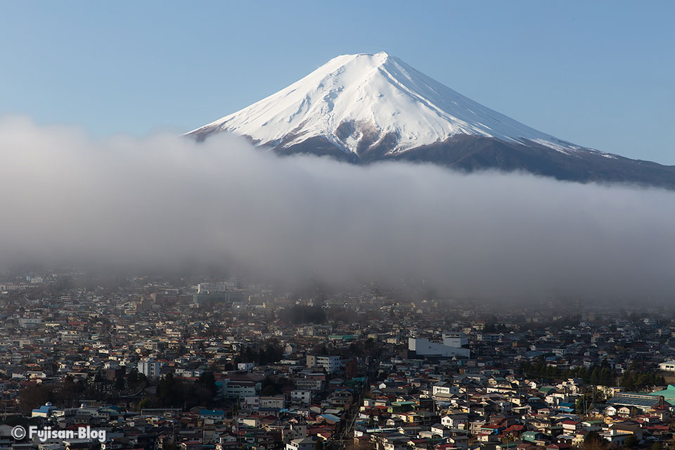 【富士山写真】霧がかかった富士山