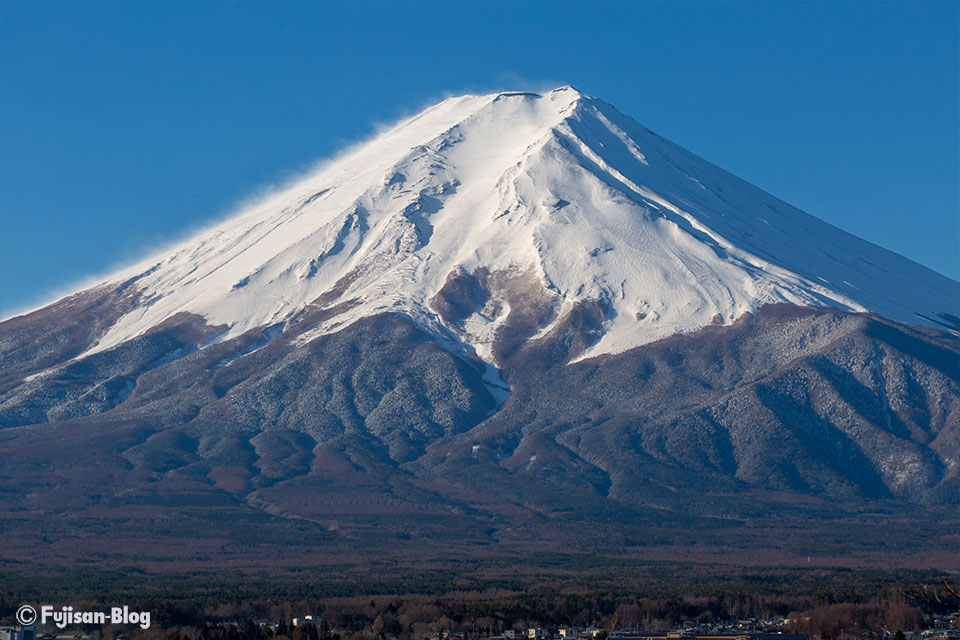 【富士山写真】ようやく冠雪が増えた富士山