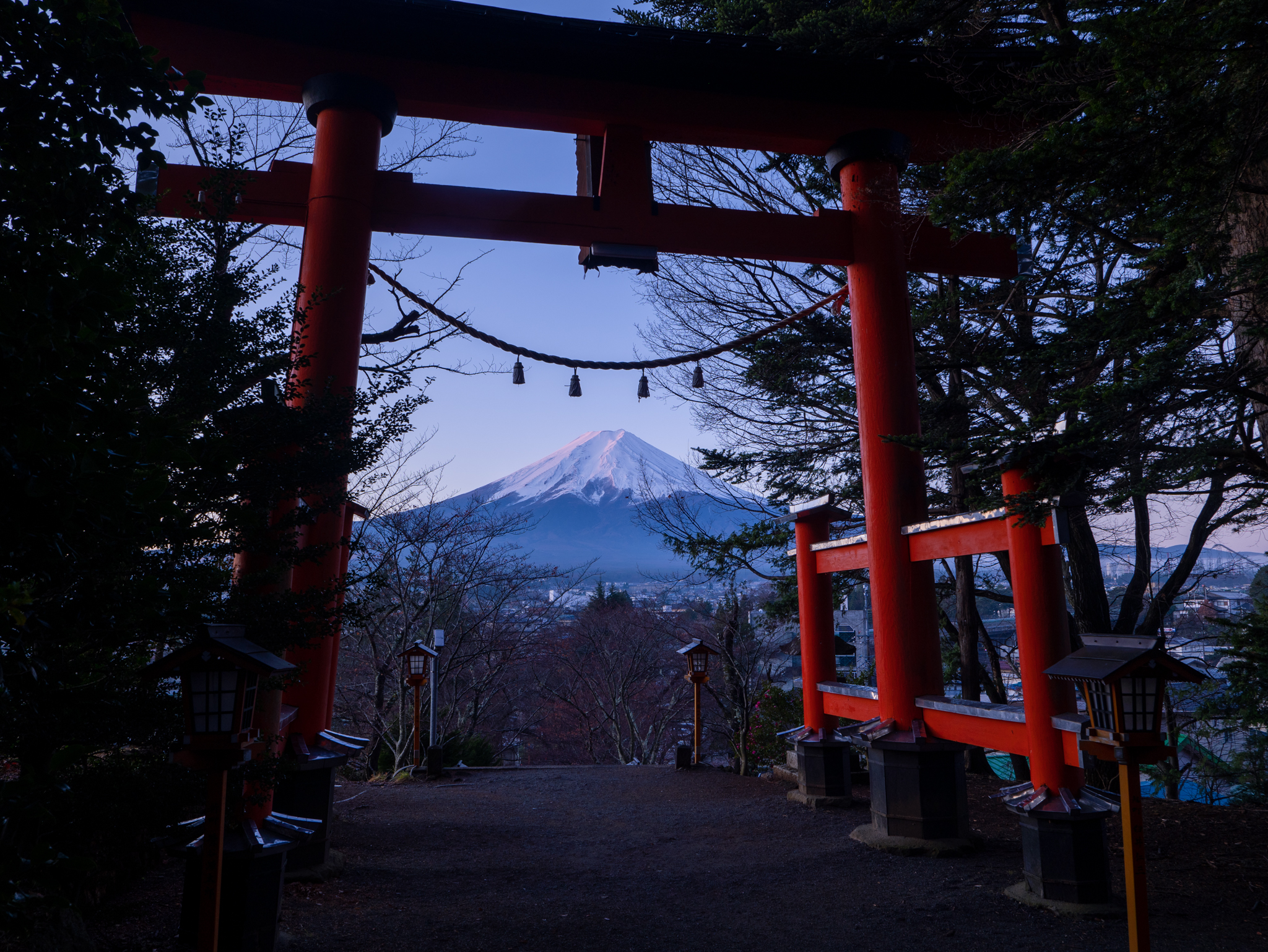 【富士山写真】2019年12月ほんのり紅色の富士山