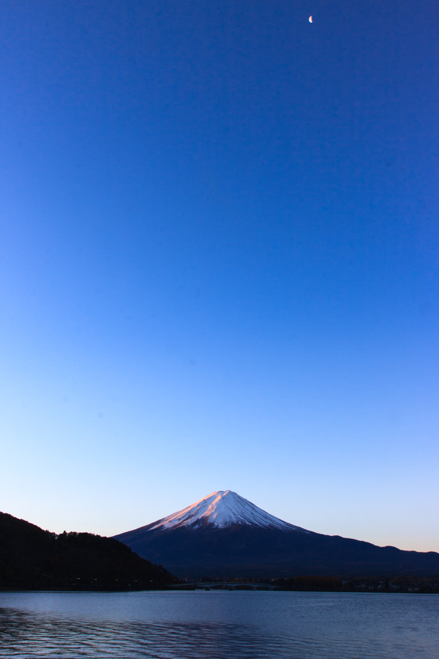 【富士山写真】 日の出と月