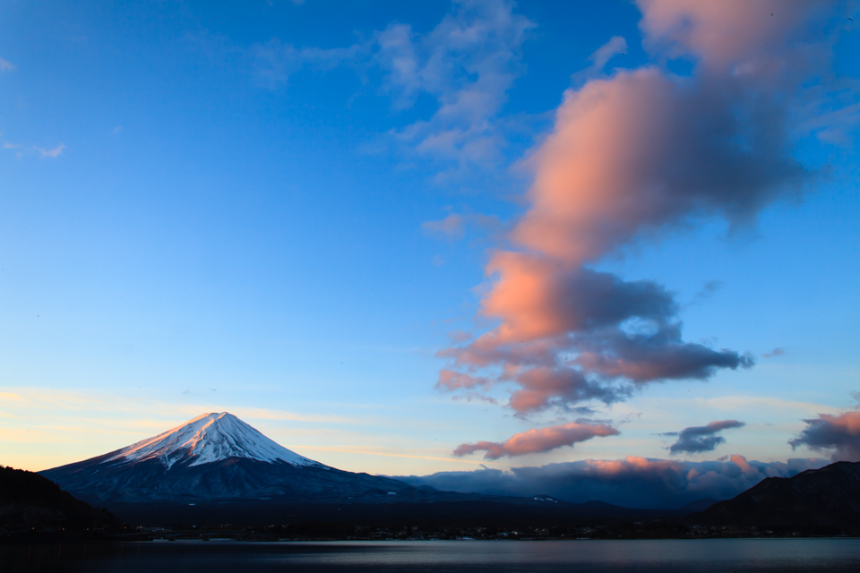 【富士山写真】 河口湖美術館前からの日の出富士山