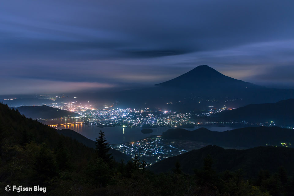 【富士山写真】 夜明け前の新道峠から