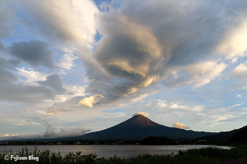 【富士山写真】 台風一過の大石公園からの夕焼け