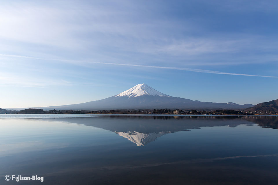 【富士山写真】河口湖戸沢センター前からの富士山（逆さ富士）