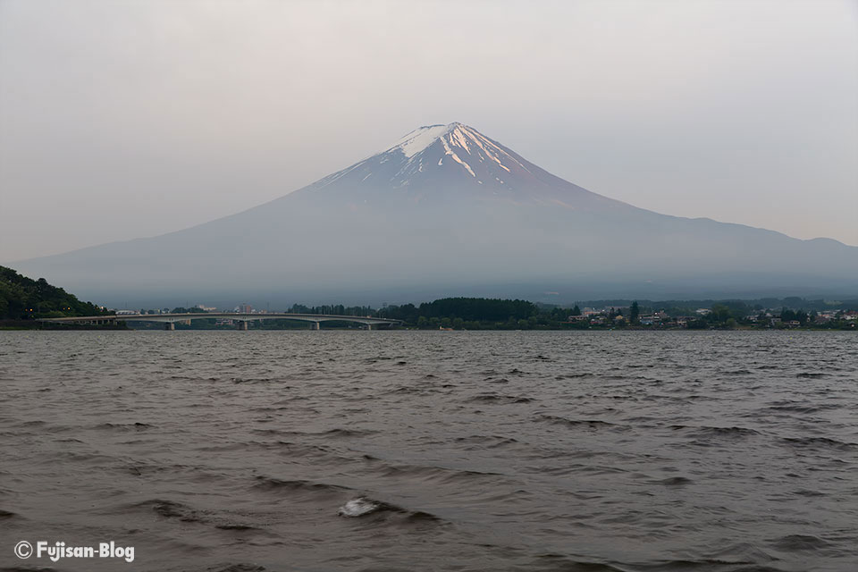 河口湖からの夕焼けと富士山