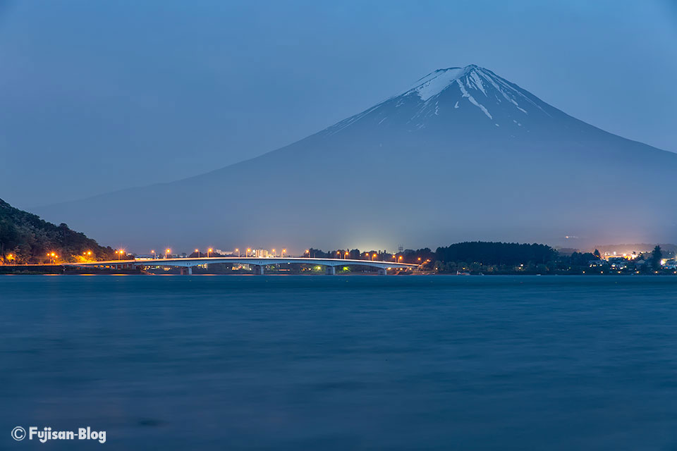 河口湖からの夕焼けと富士山