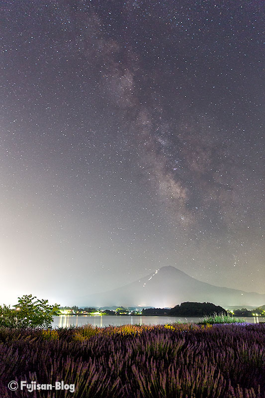 【富士山写真】ラベンダーと富士山と天の川