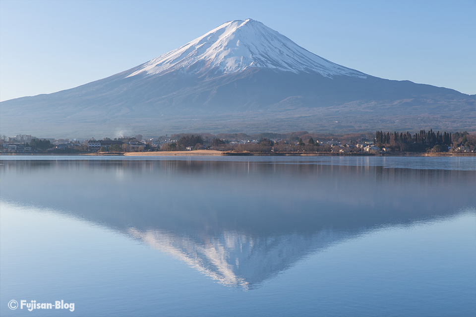 【富士山写真】2018年今シーズン一番の冷え込みの河口湖から