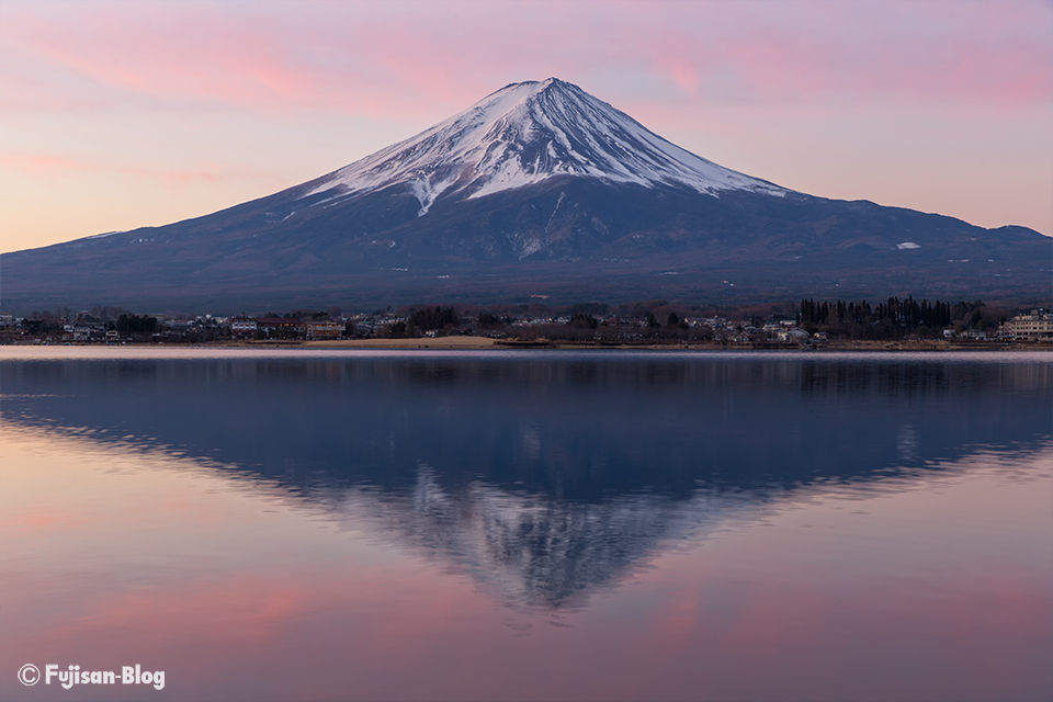 【富士山写真】2018年河口湖からのほんのり朝焼け