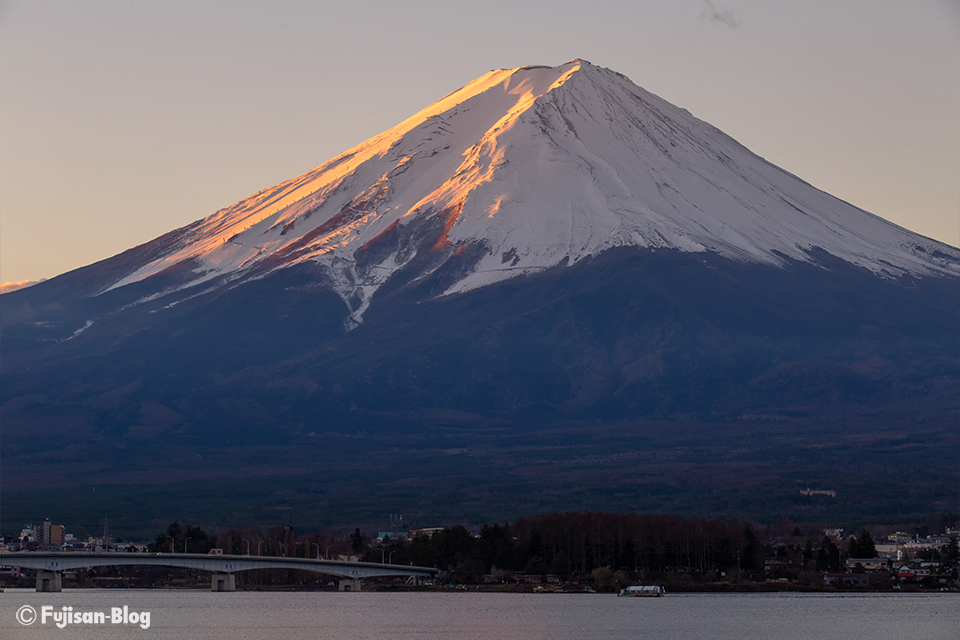【富士山写真】2018年今シーズン初雪後の富士山