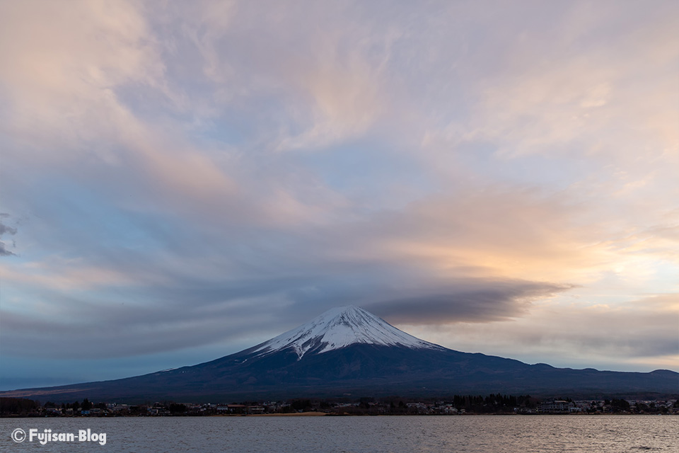 【富士山写真】河口湖からビヨ～ン雲と吊るし雲と夕焼け