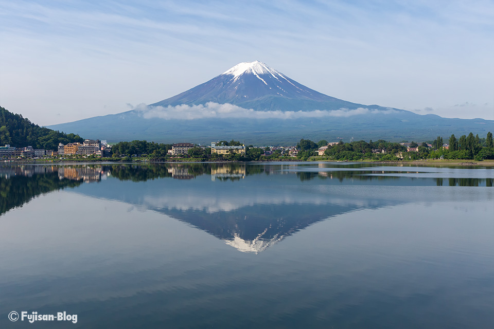 【富士山写真】河口湖から季節外れの冠雪が増えた富士山