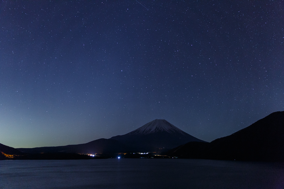本栖湖からの富士山