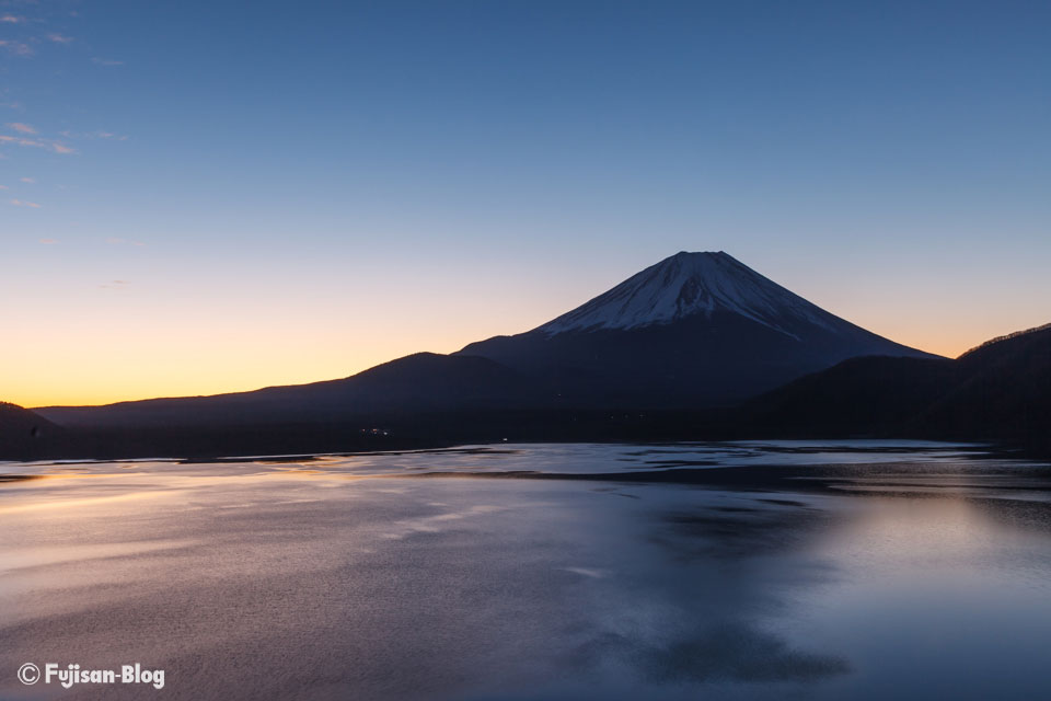 本栖湖からの富士山