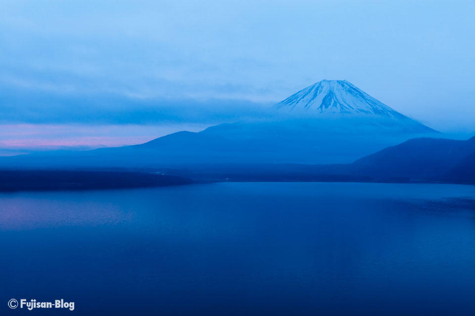 本栖湖からの富士山