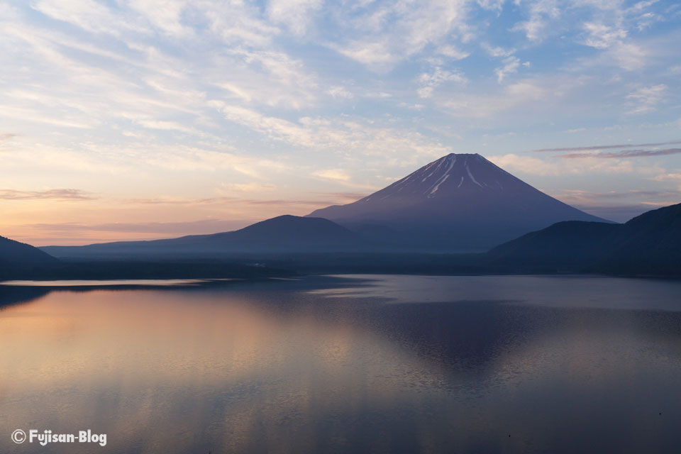 【富士山写真】 雲が綺麗だった本栖湖からの富士山