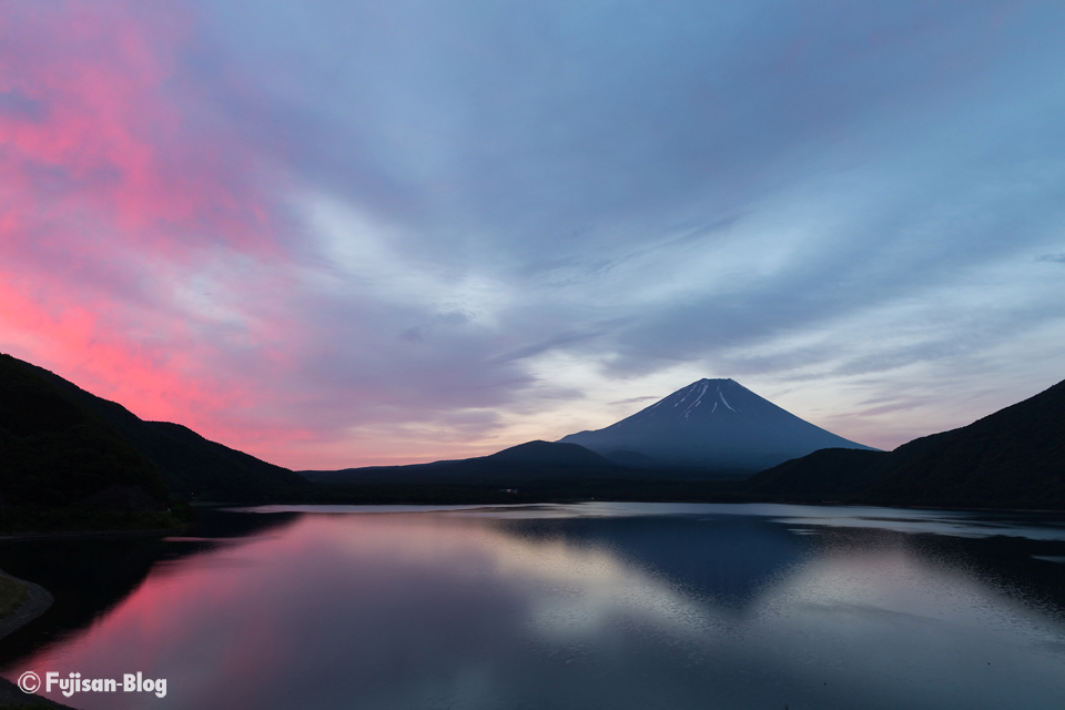 【富士山写真】 激焼けか？本栖湖からの富士山