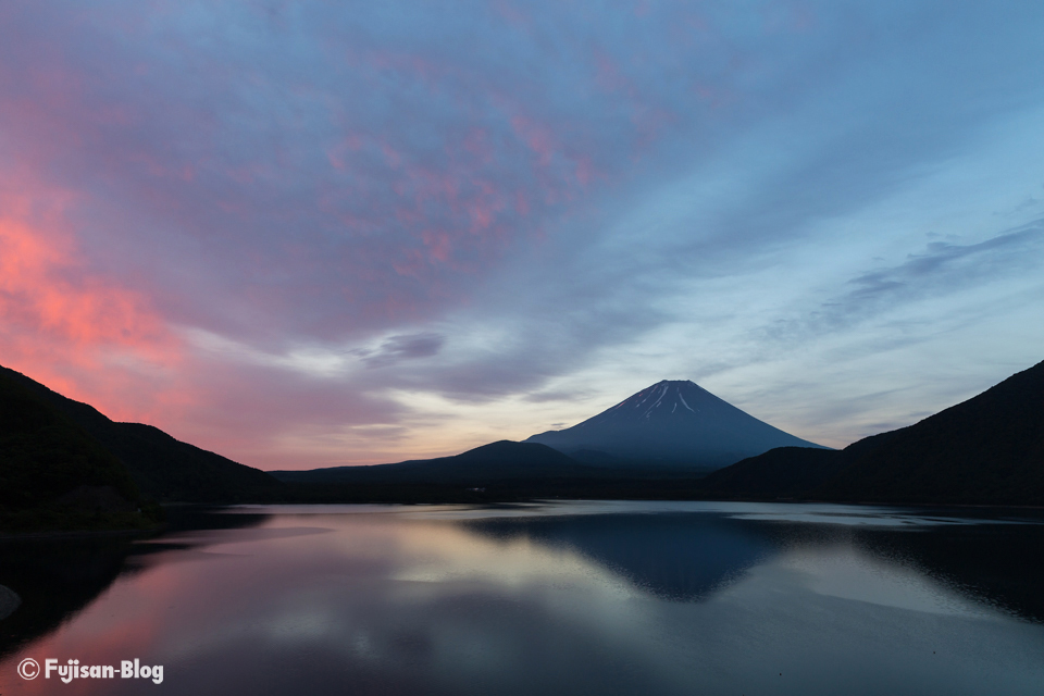 本栖湖からの富士山
