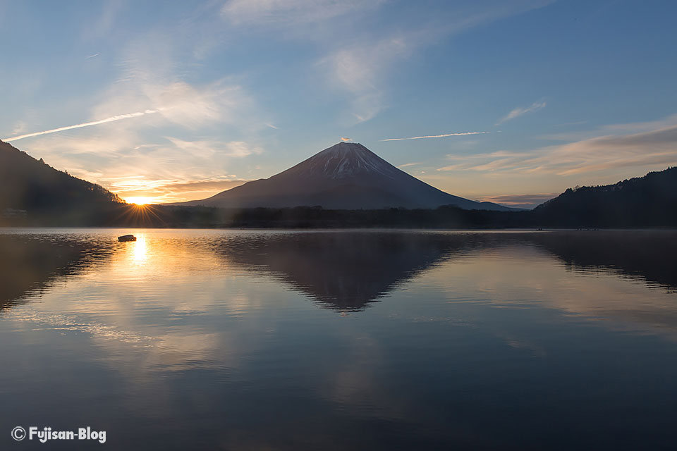 精進湖からの富士山
