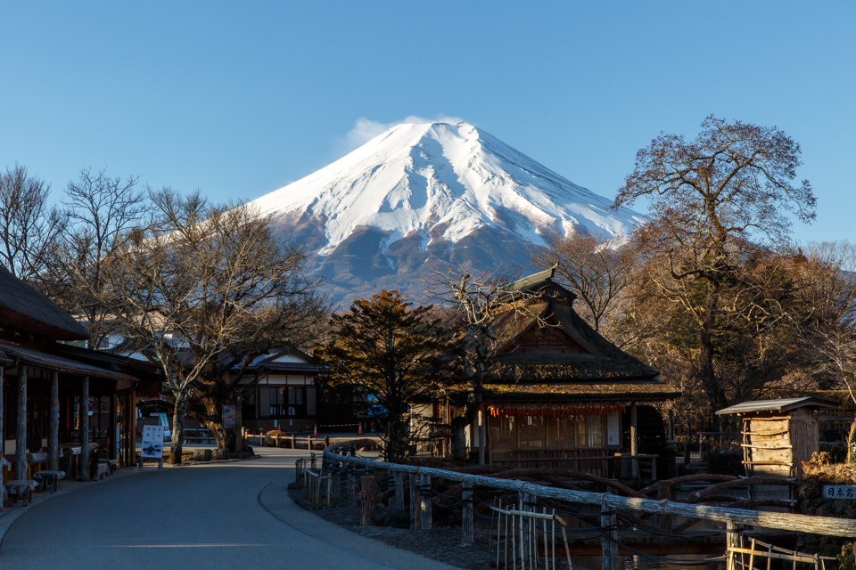 忍野八海からの富士山