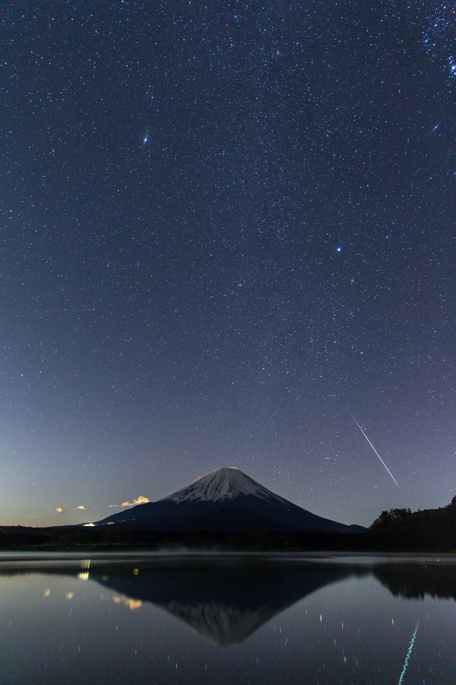 【富士山写真】 精進湖からのふたご座流星群