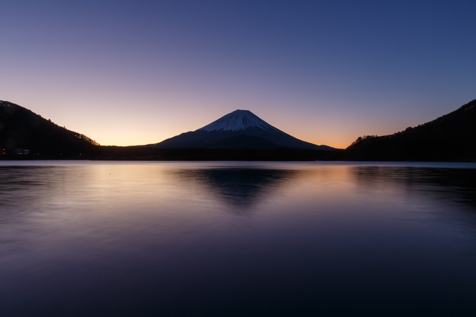 【富士山写真】 精進湖からの日の出２回