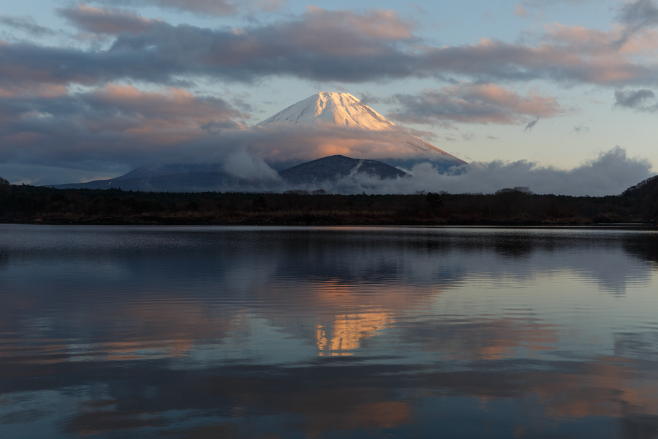 【富士山写真】 雨上がりの精進湖から
