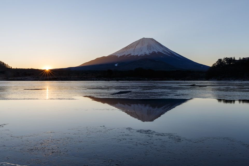 精進湖からの富士山