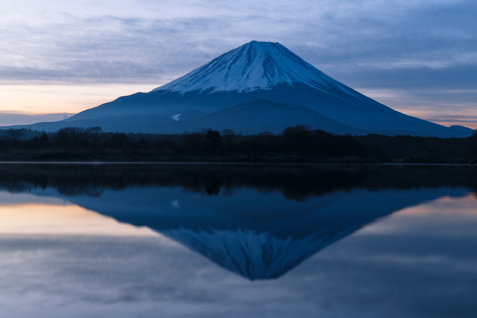 精進湖からの富士山