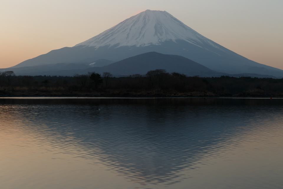 精進湖からの富士山