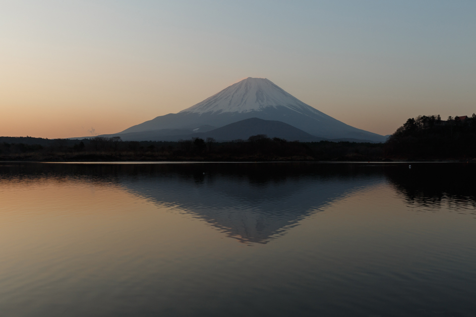 精進湖からの富士山