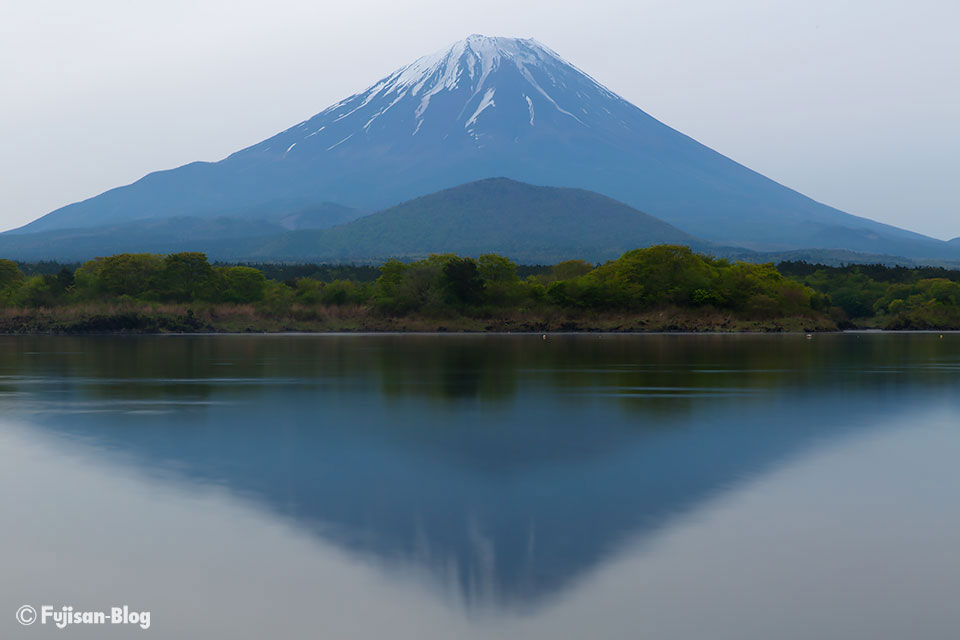 【富士山写真】朝焼けを期待した精進湖からの富士山