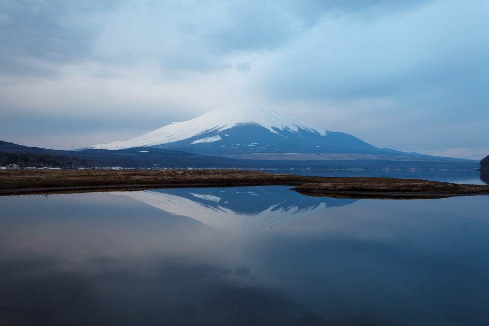【富士山写真】 山中湖平野地区の夜明け