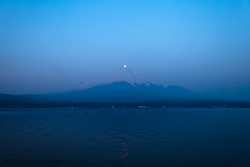 山中湖親公園からのパール富士