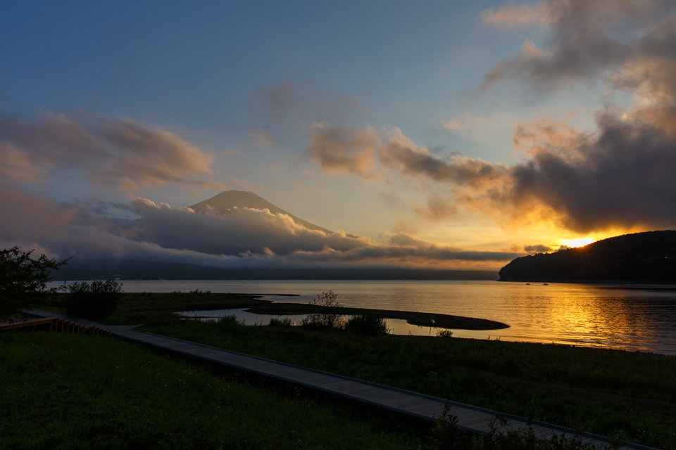 【富士山写真】 山中湖交流プラザきららからの夕焼け