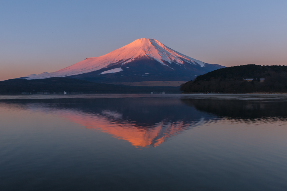 【富士山写真】 山中湖からの紅富士
