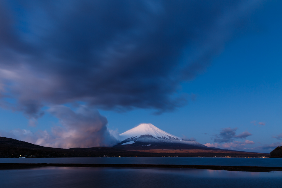 【富士山写真】 雨あがりの山中湖からの富士山