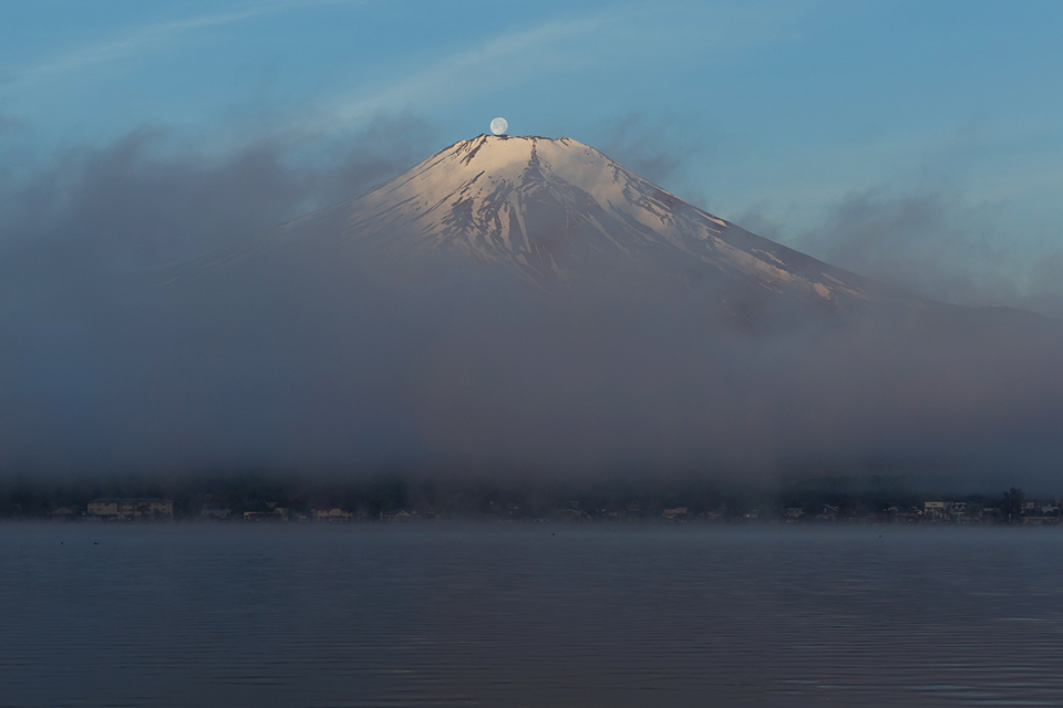 山中湖からのパール富士